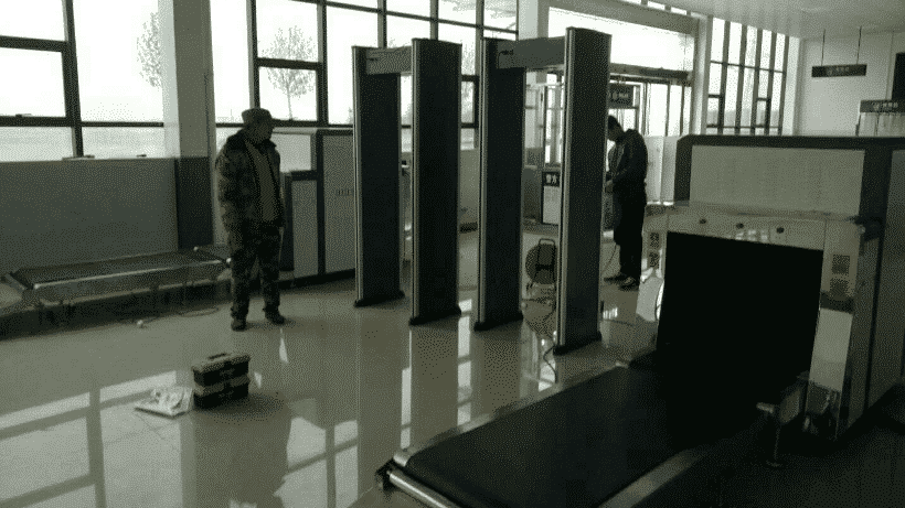 如何正確的使用x光安檢機(jī)