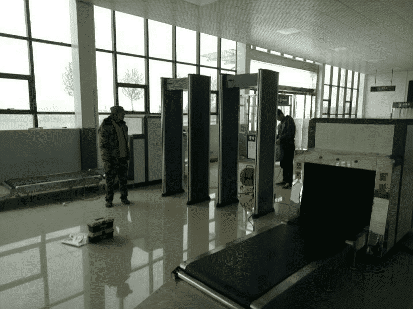 安檢機(jī)10080在使用中